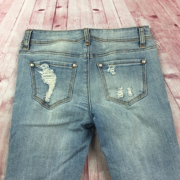 💙Almost Famous destroyed skinny jean size 0 - Picture 7 of 8